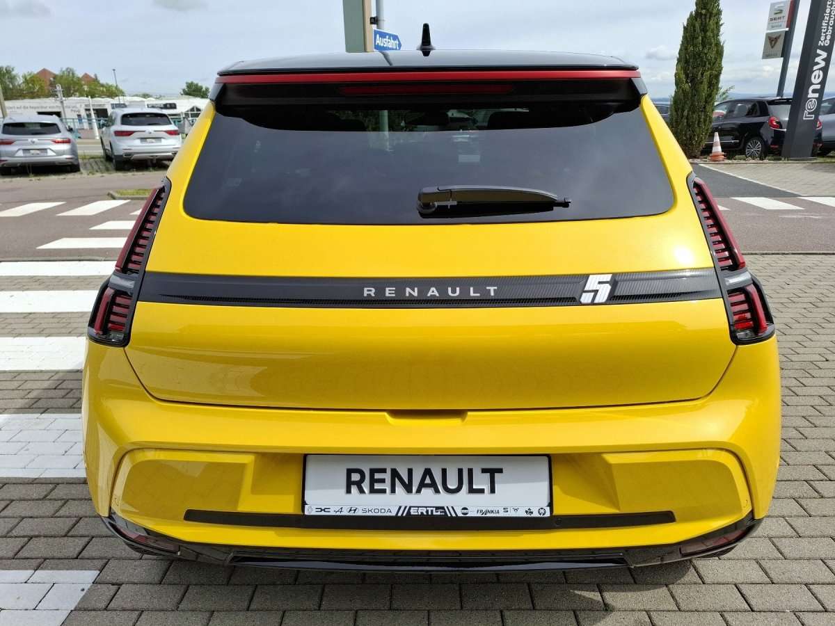Fahrzeugbild eines Renault 5 E-TECH