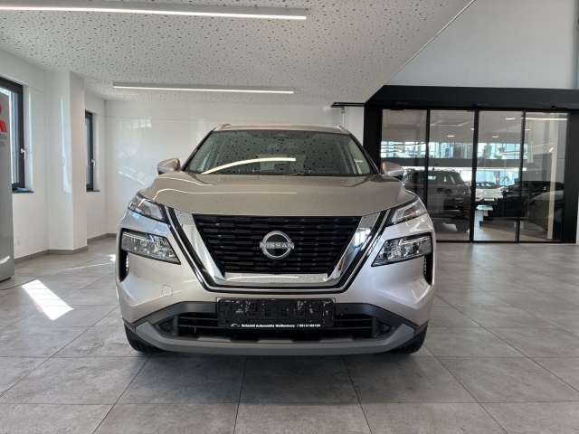 Fahrzeugbild eines Nissan X-TRAIL