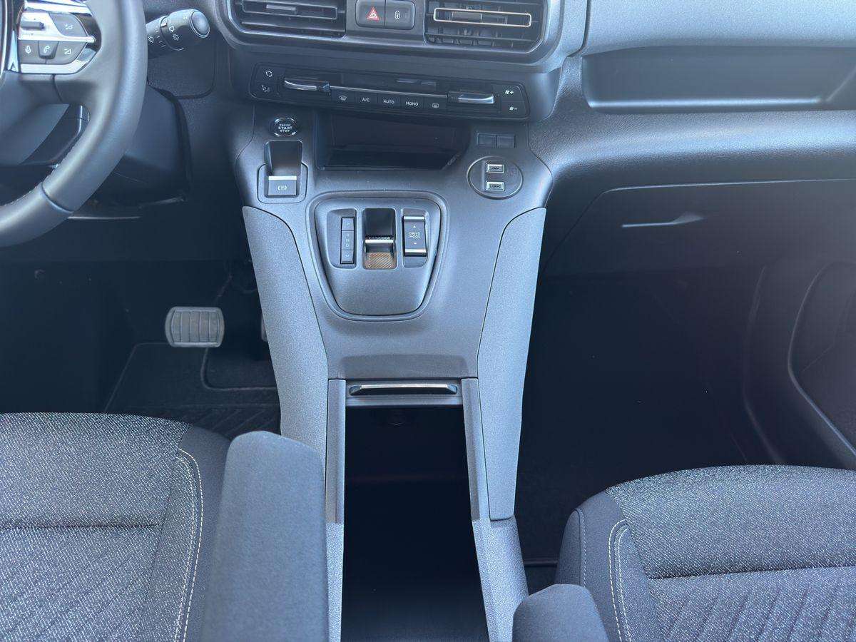Fahrzeugbild eines Peugeot Rifter