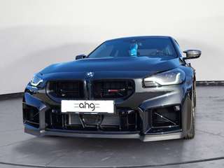 Schräge Frontansicht auf einen BMW 2er-Reihe , freigestellt