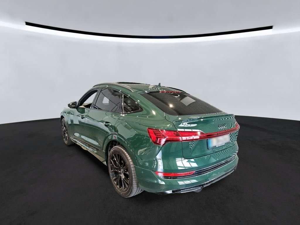 Fahrzeugbild eines Audi e-tron