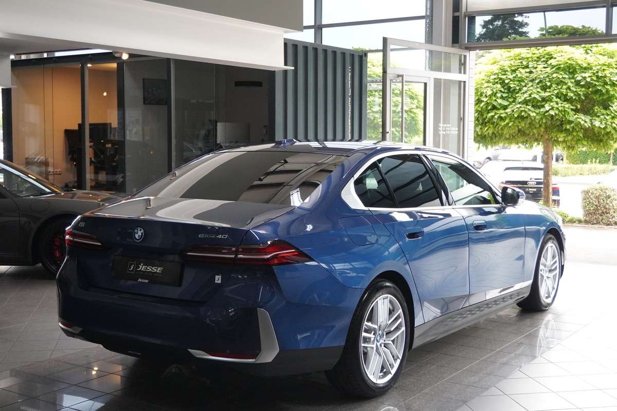 Fahrzeugbild eines BMW i5