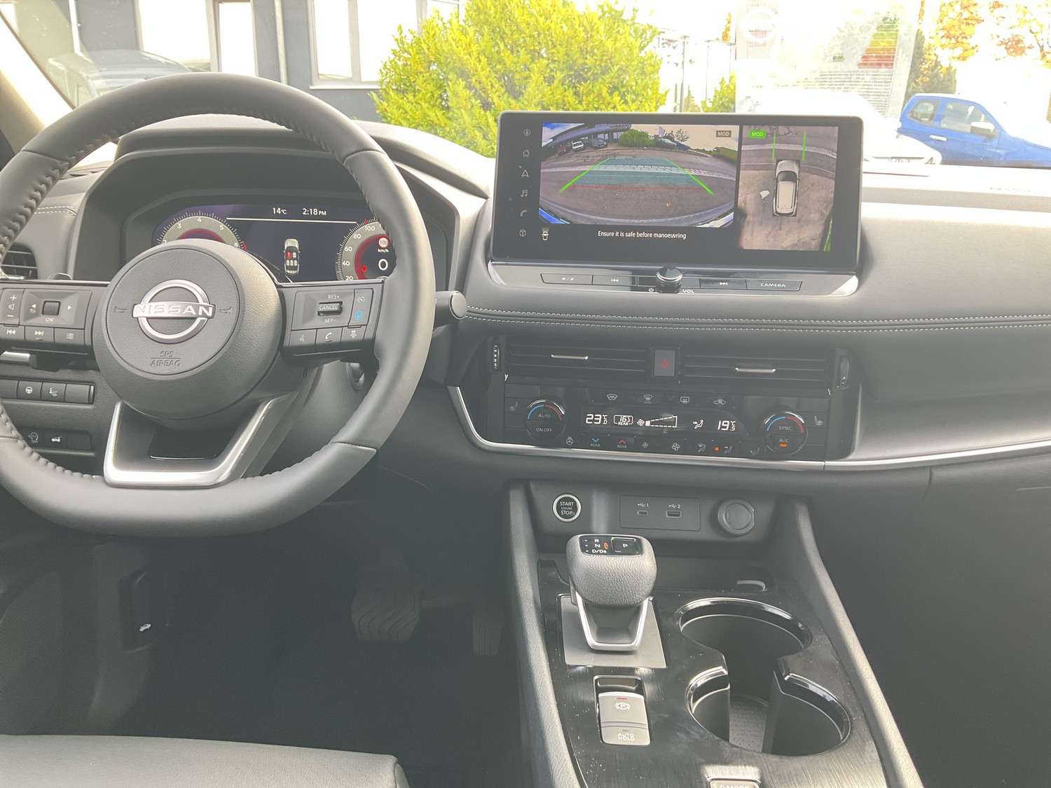 Fahrzeugbild eines Nissan X-TRAIL