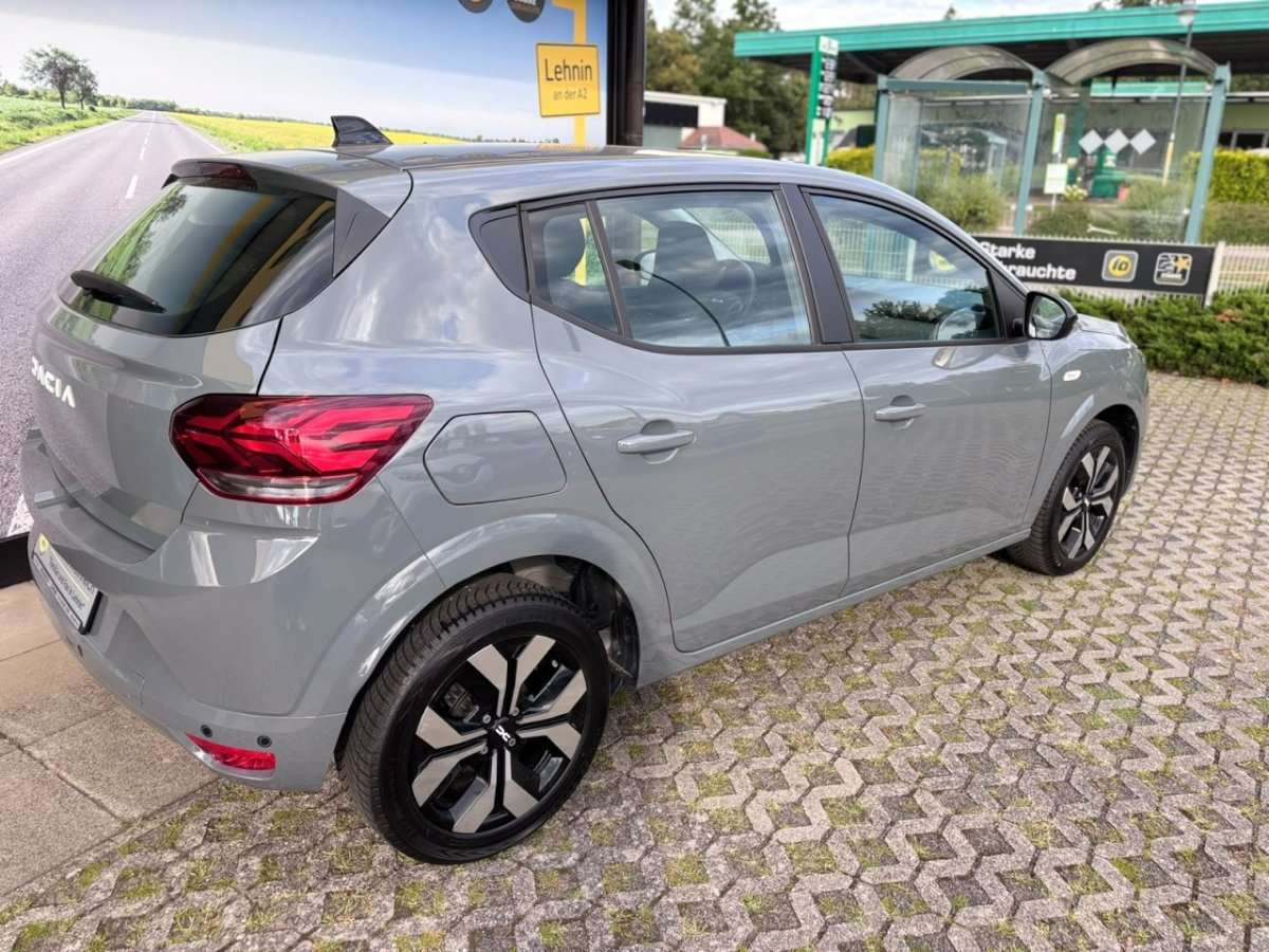Fahrzeugbild eines Dacia Sandero