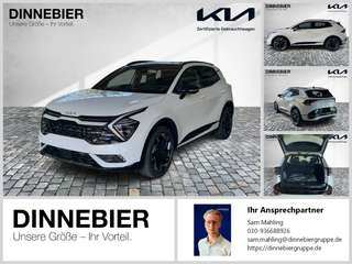 Schräge Frontansicht auf einen Kia Sportage , freigestellt