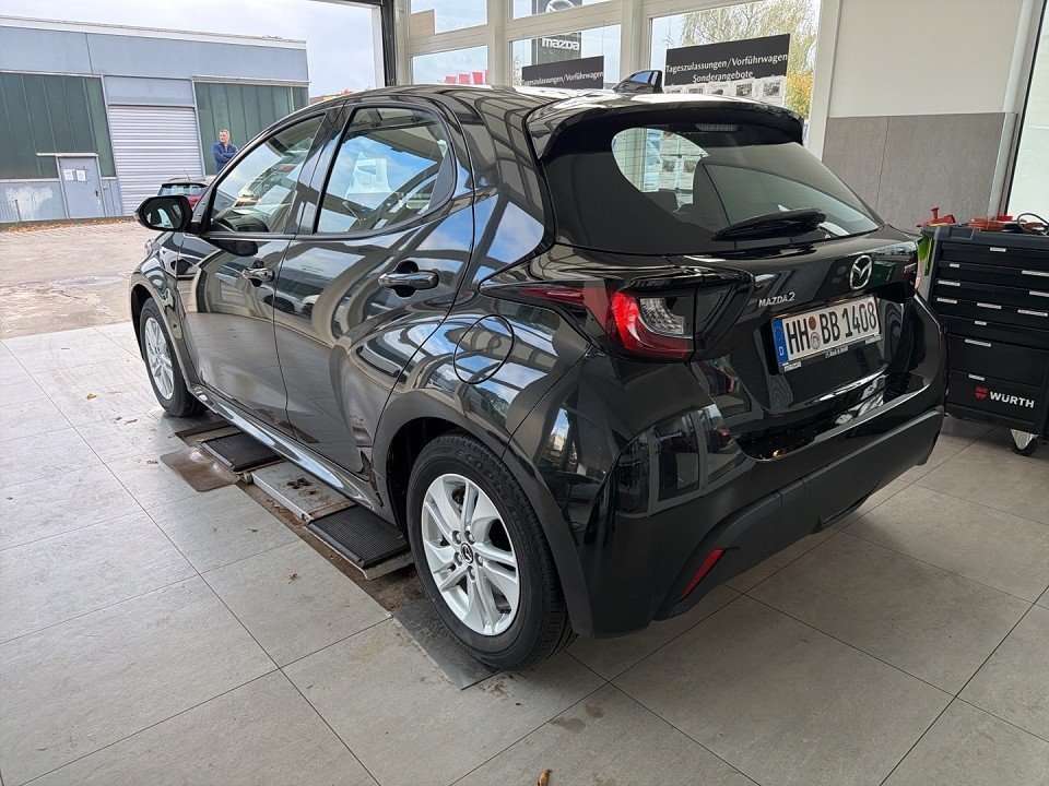 Fahrzeugbild eines Mazda Mazda2 Hybrid
