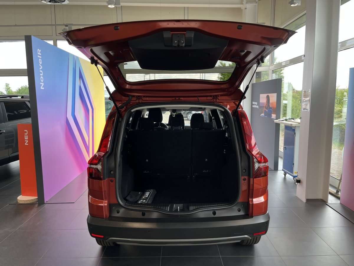 Fahrzeugbild eines Dacia Jogger