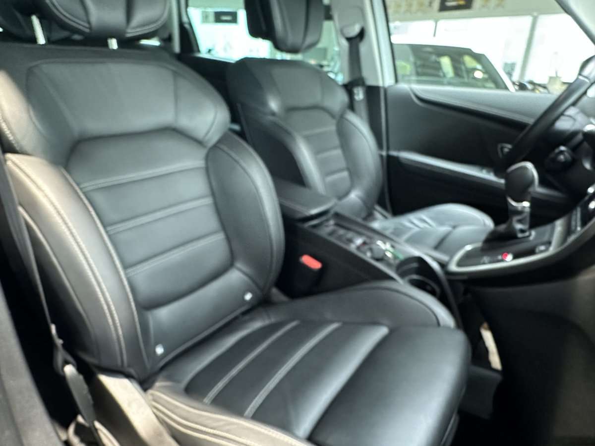 Fahrzeugbild eines Renault Grand Scénic