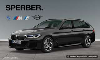 Schräge Frontansicht auf einen BMW 5er-Reihe , freigestellt