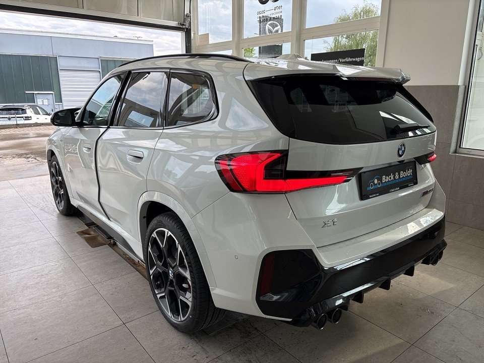 Fahrzeugbild eines BMW X1