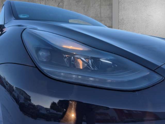 Fahrzeugbild eines TESLA Model Y