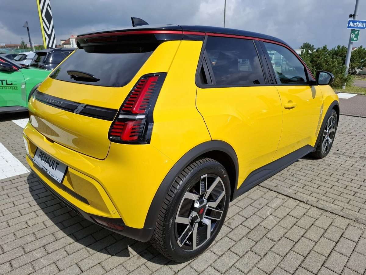 Fahrzeugbild eines Renault 5 E-TECH