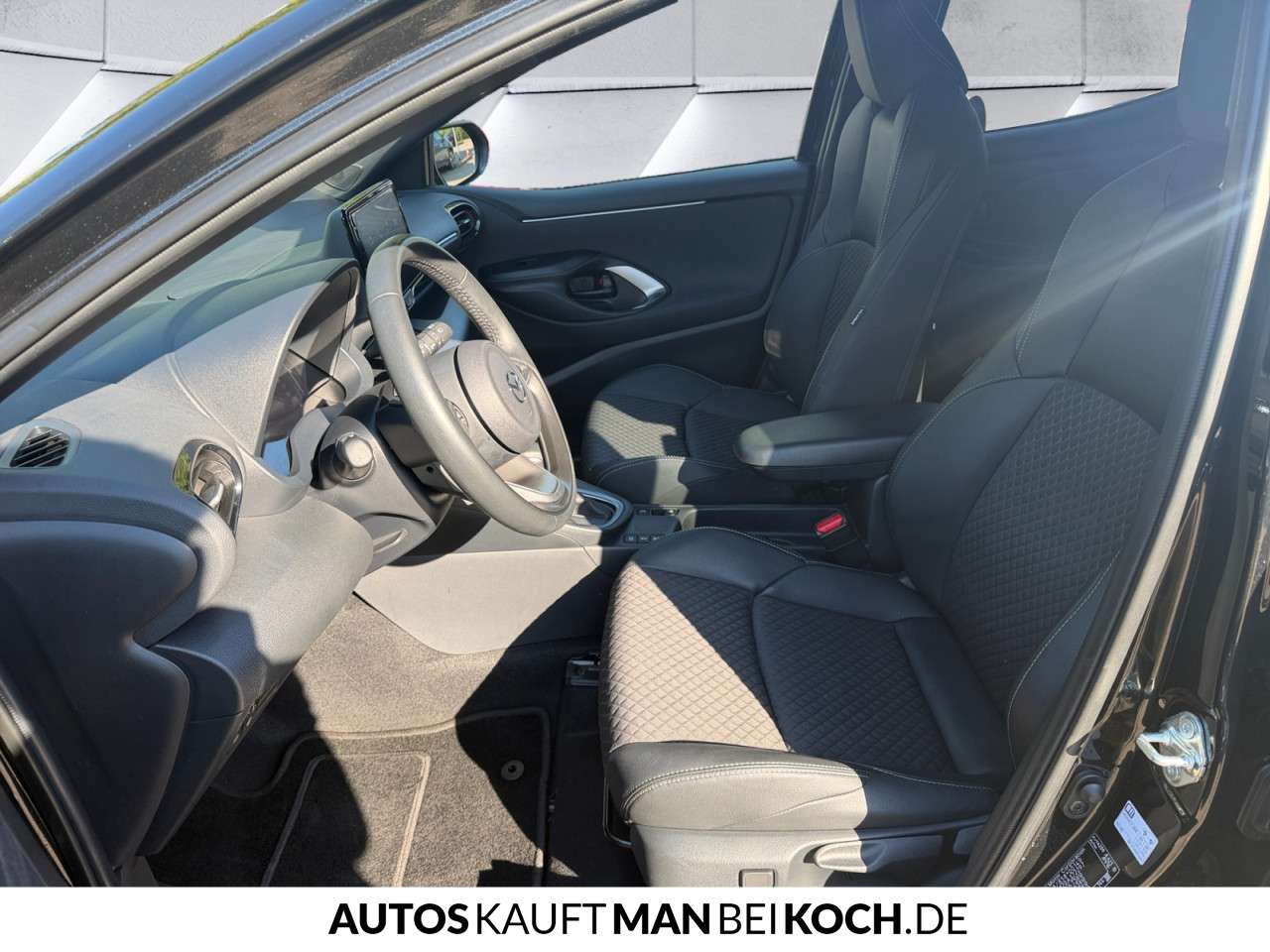 Fahrzeugbild eines Mazda Mazda2 Hybrid