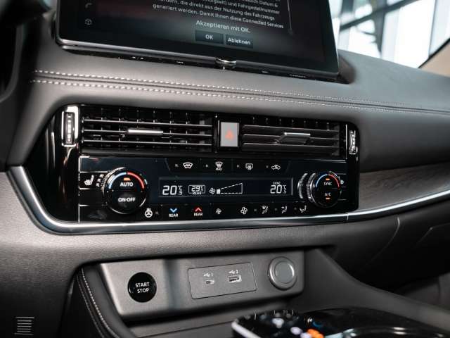 Fahrzeugbild eines Nissan X-TRAIL