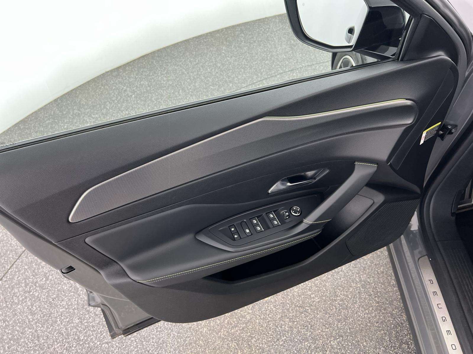 Fahrzeugbild eines Peugeot 408