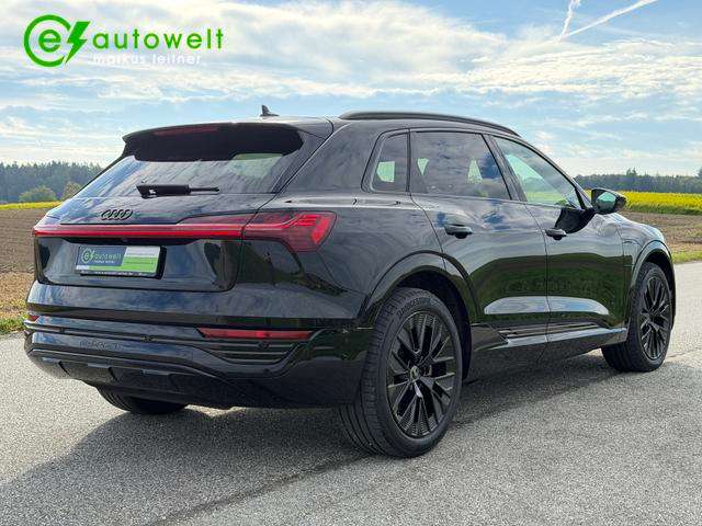 Fahrzeugbild eines Audi Q8 e-tron