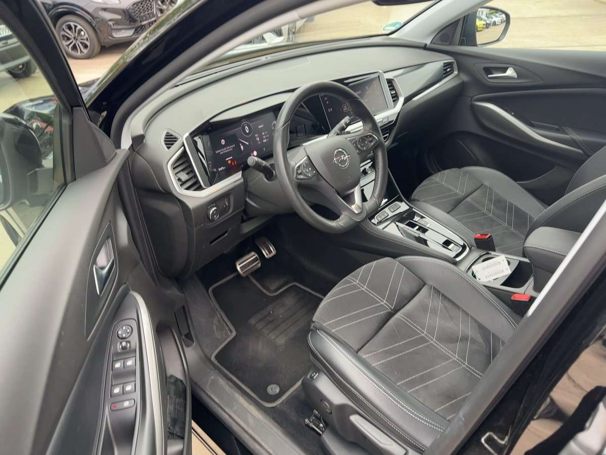 Fahrzeugbild eines Opel Grandland X