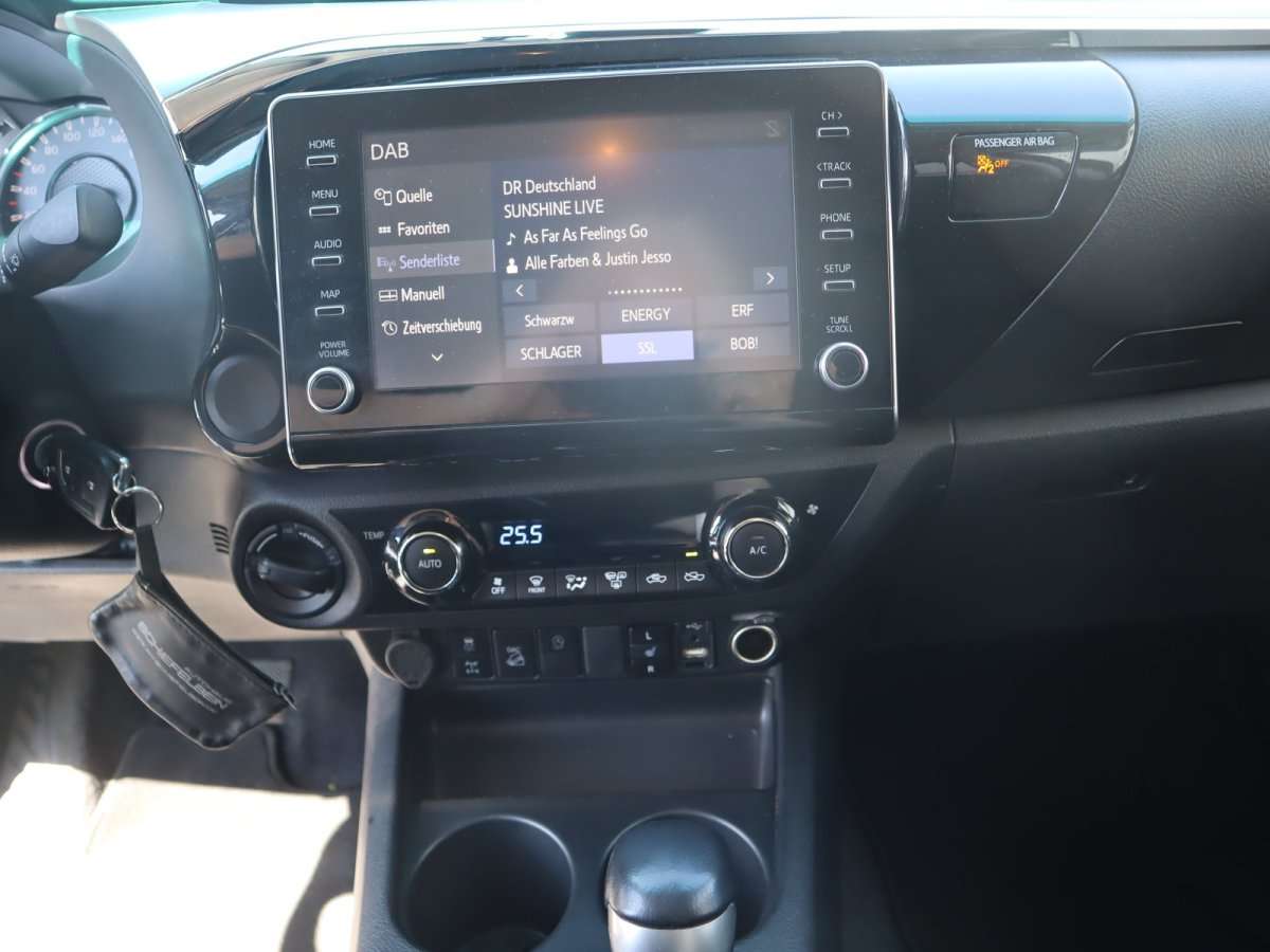 Fahrzeugbild eines Toyota Hilux