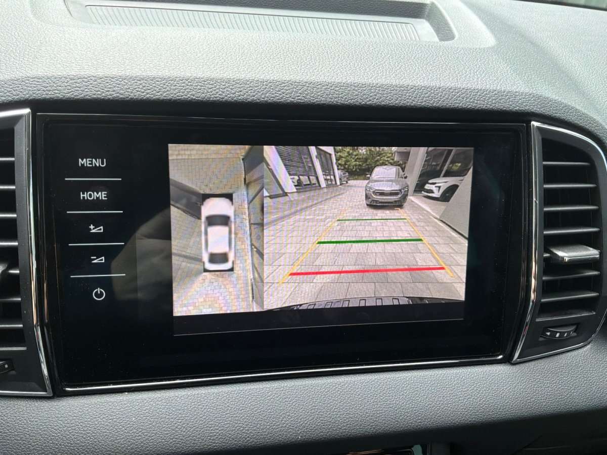 Fahrzeugbild eines Skoda Karoq