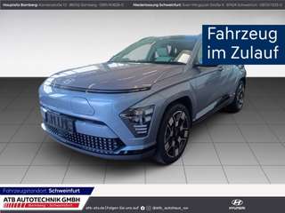 Schräge Frontansicht auf einen Hyundai Kona Elektro , freigestellt