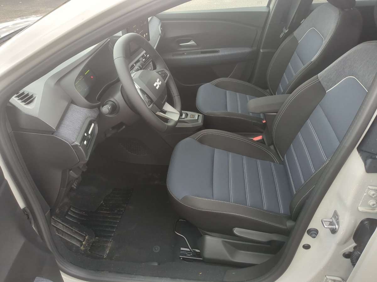 Fahrzeugbild eines Dacia Jogger