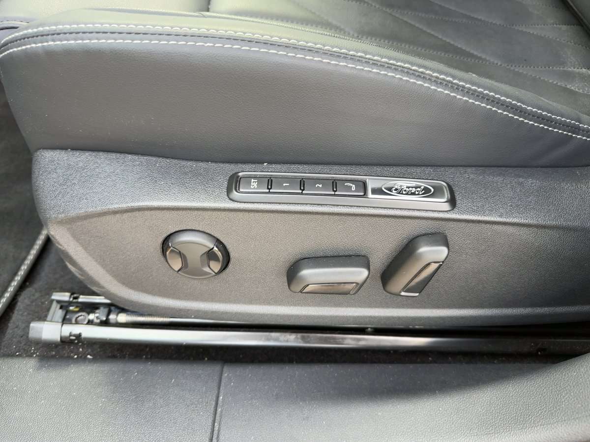 Fahrzeugbild eines Ford Capri