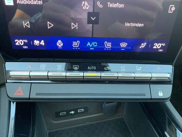 Fahrzeugbild eines Renault Rafale