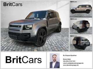 Schräge Frontansicht auf einen Land Rover Defender , freigestellt