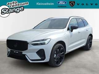 Schräge Frontansicht auf einen Volvo XC60 , freigestellt
