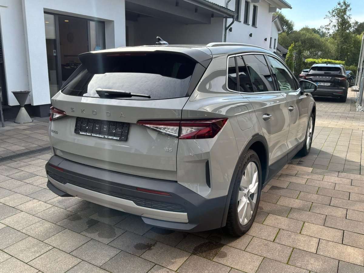 Fahrzeugbild eines Skoda ELROQ