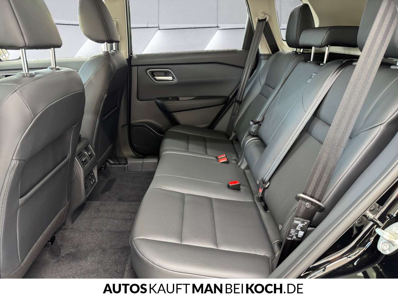 Fahrzeugbild eines Nissan X-TRAIL