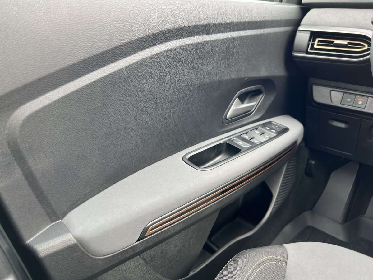 Fahrzeugbild eines Dacia Jogger