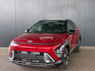 Schräge Frontansicht auf einen Hyundai Kona , freigestellt