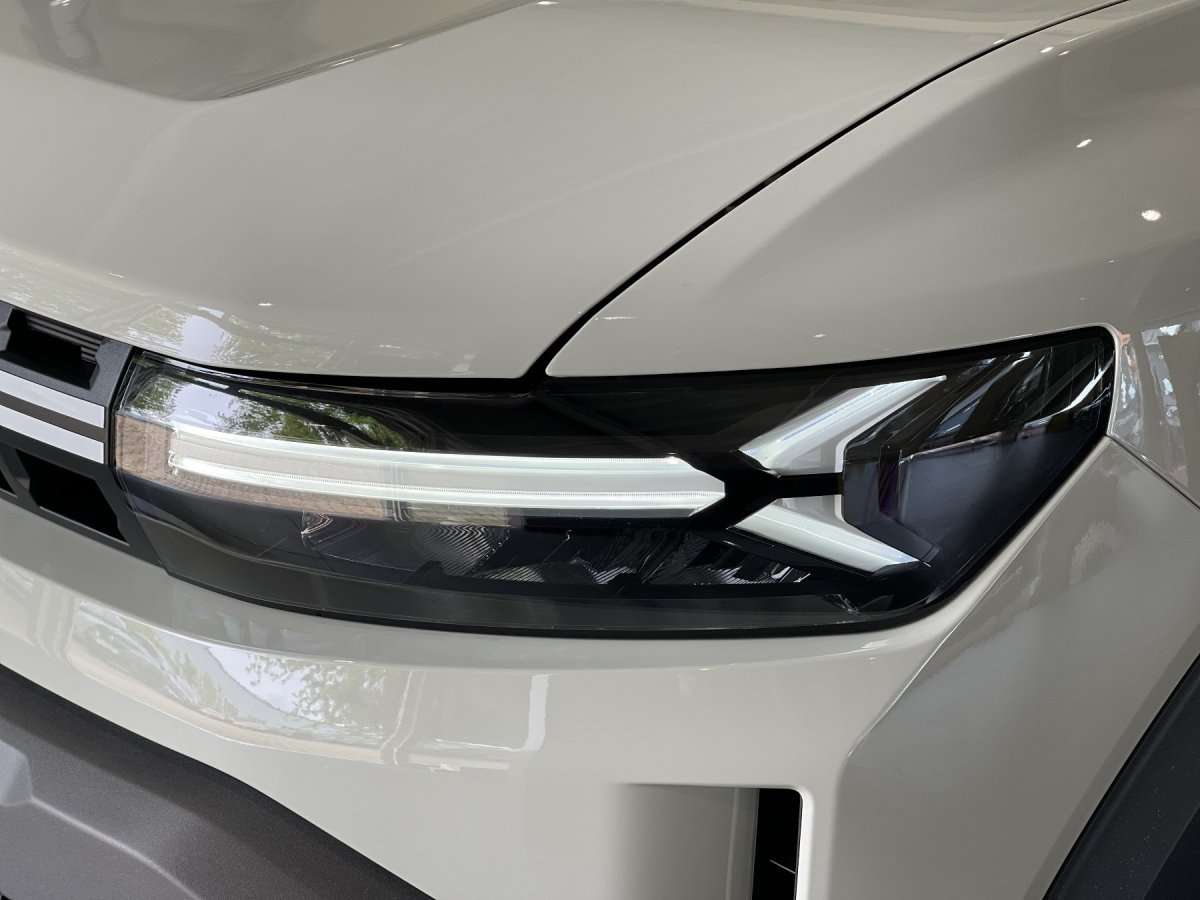 Fahrzeugbild eines Dacia Duster