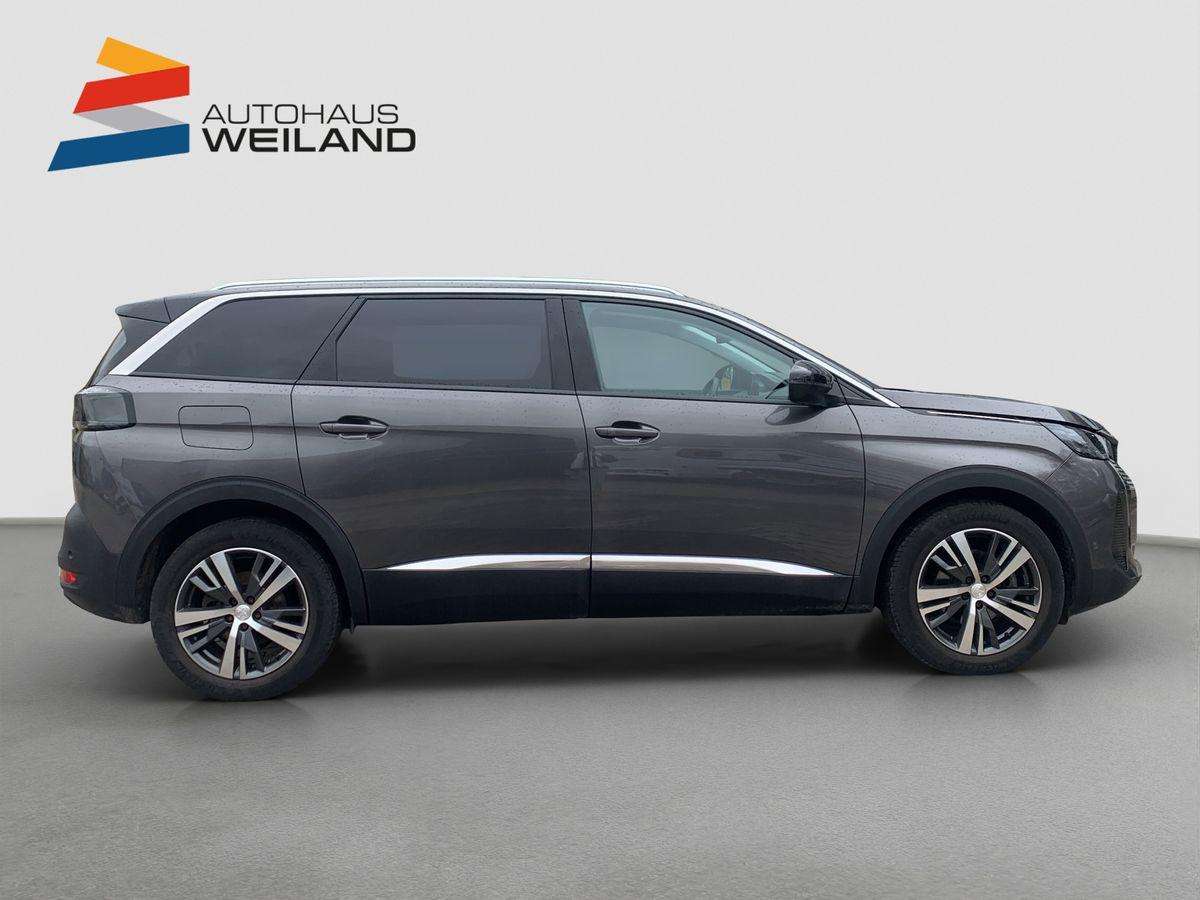 Fahrzeugbild eines Peugeot 5008