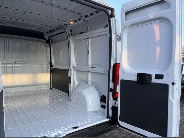 Fahrzeugbild eines Opel Movano