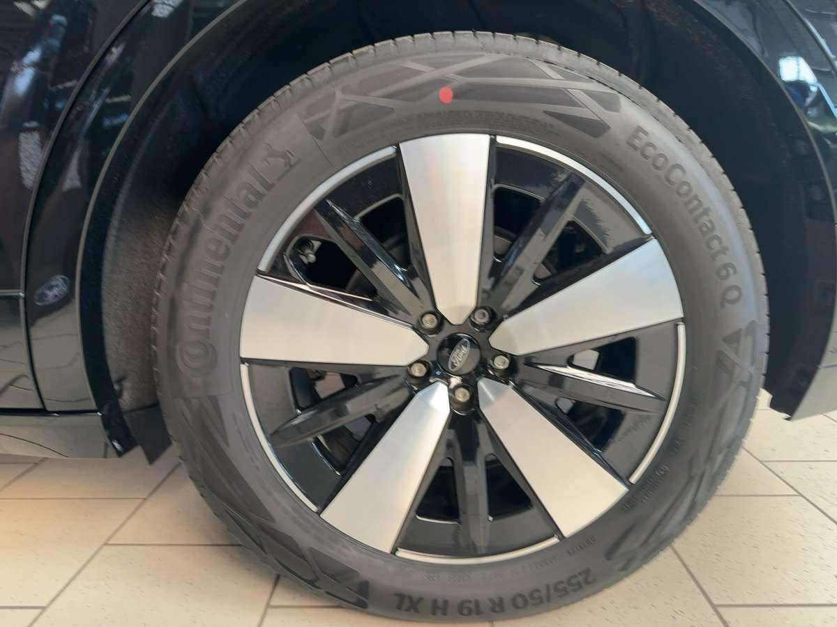 Fahrzeugbild eines Ford Capri