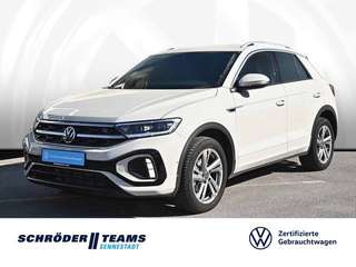 Schräge Frontansicht auf einen Volkswagen T-Roc , freigestellt
