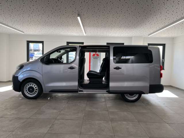 Fahrzeugbild eines Opel Vivaro