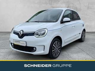 Schräge Frontansicht auf einen Renault Twingo , freigestellt