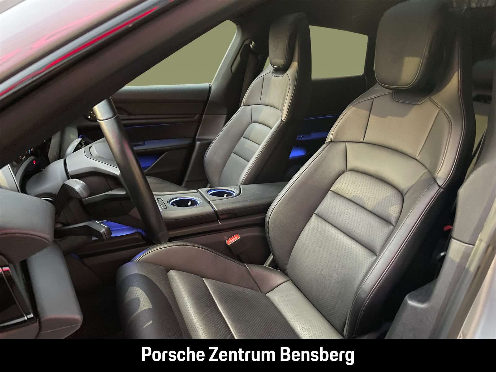 Fahrzeugbild eines Porsche Taycan