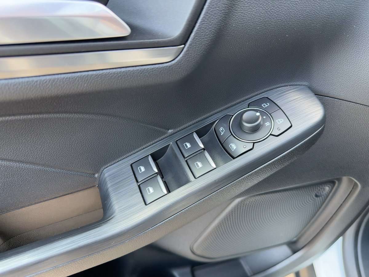 Fahrzeugbild eines Ford Kuga