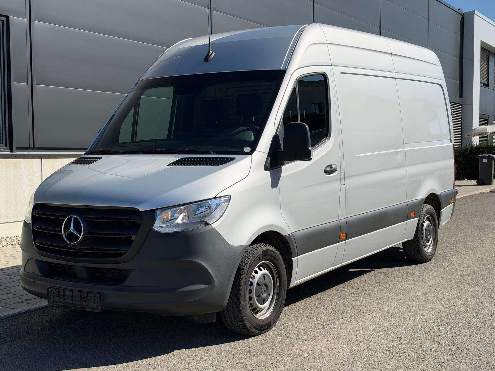 Fahrzeugbild eines Mercedes-Benz Sprinter