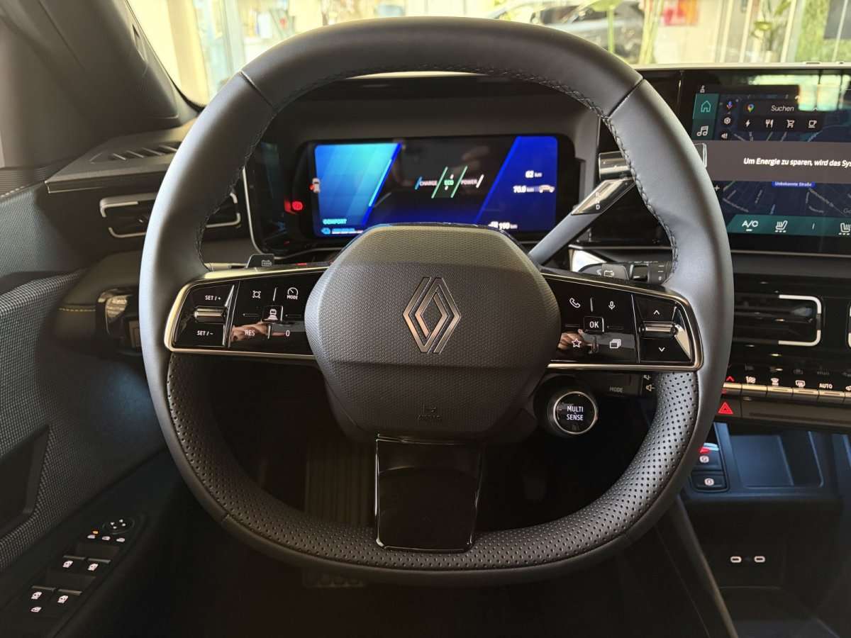 Fahrzeugbild eines Renault 4 E-TECH