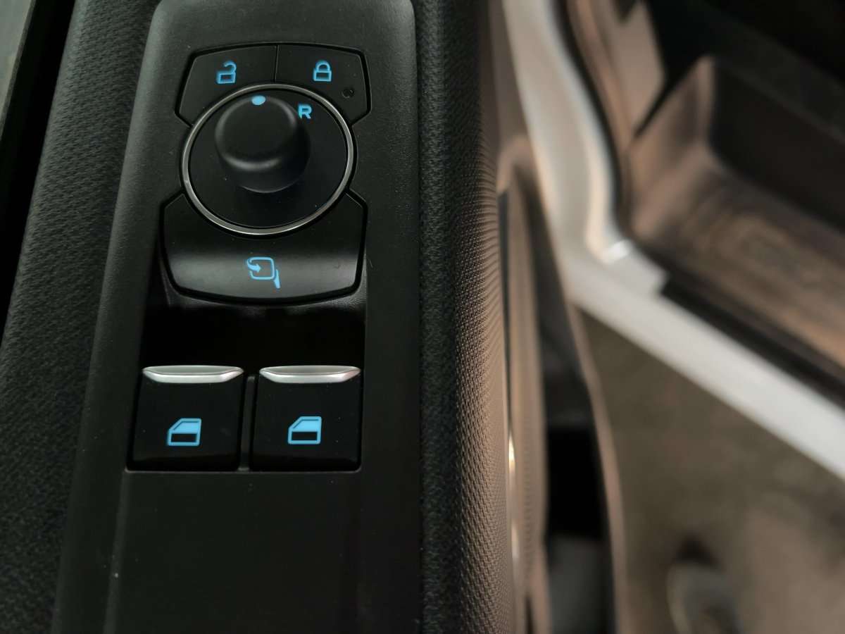 Fahrzeugbild eines Ford Tourneo Custom