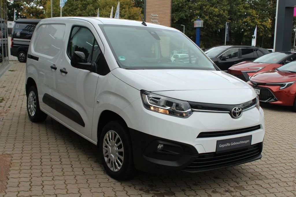 Fahrzeugbild eines Toyota Proace City