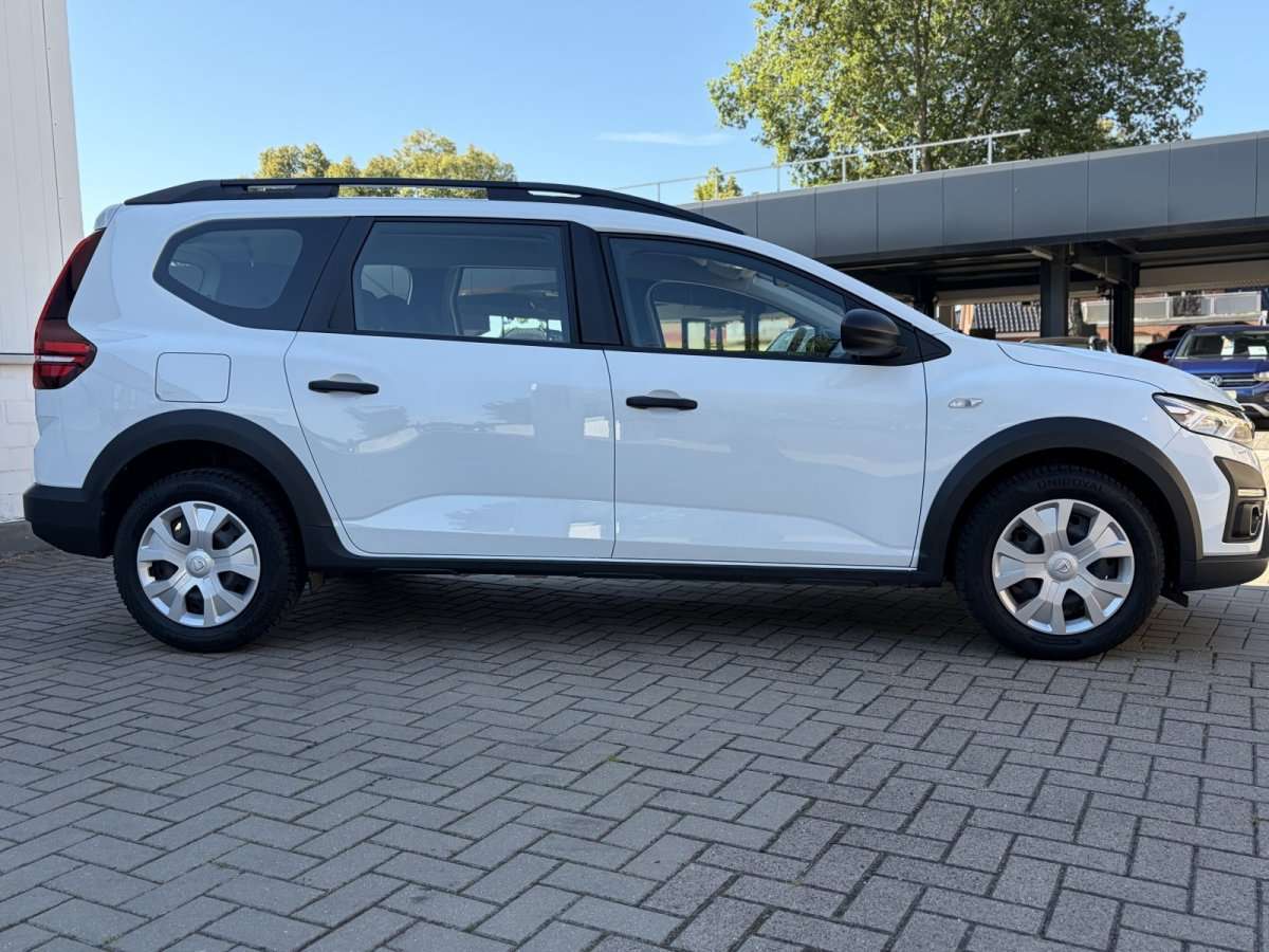 Fahrzeugbild eines Dacia Jogger