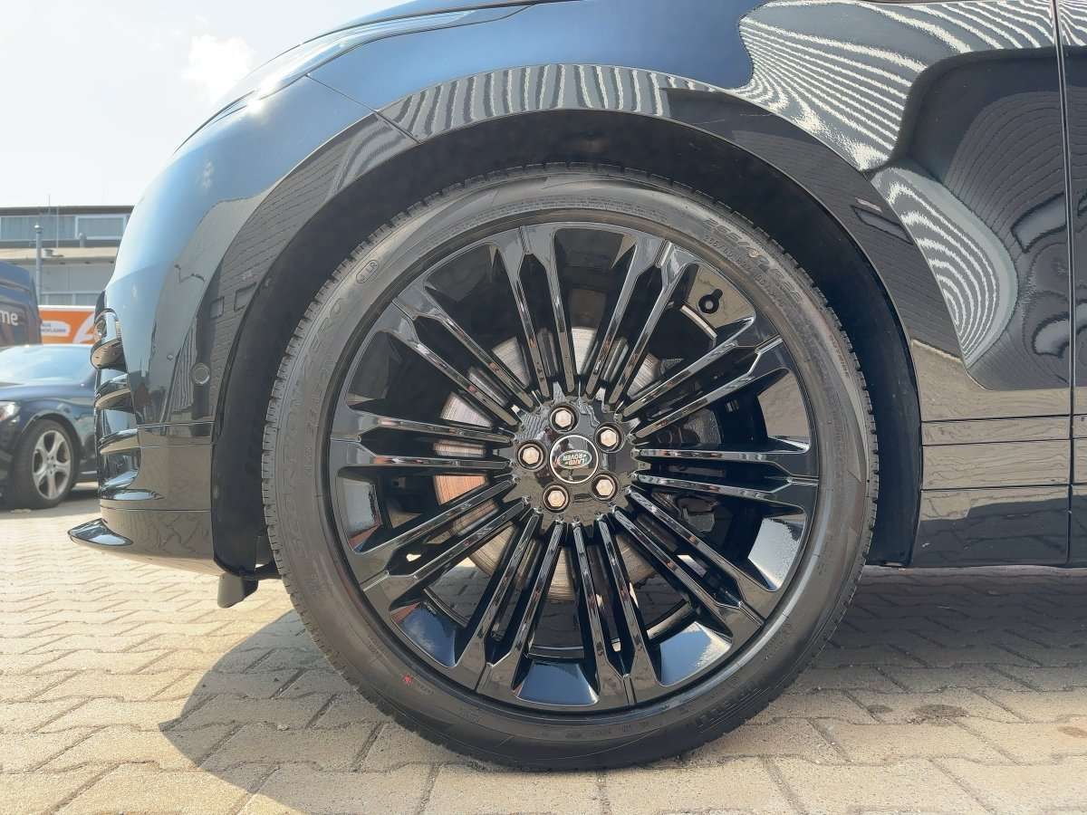 Fahrzeugbild eines Land Rover Range Rover Velar