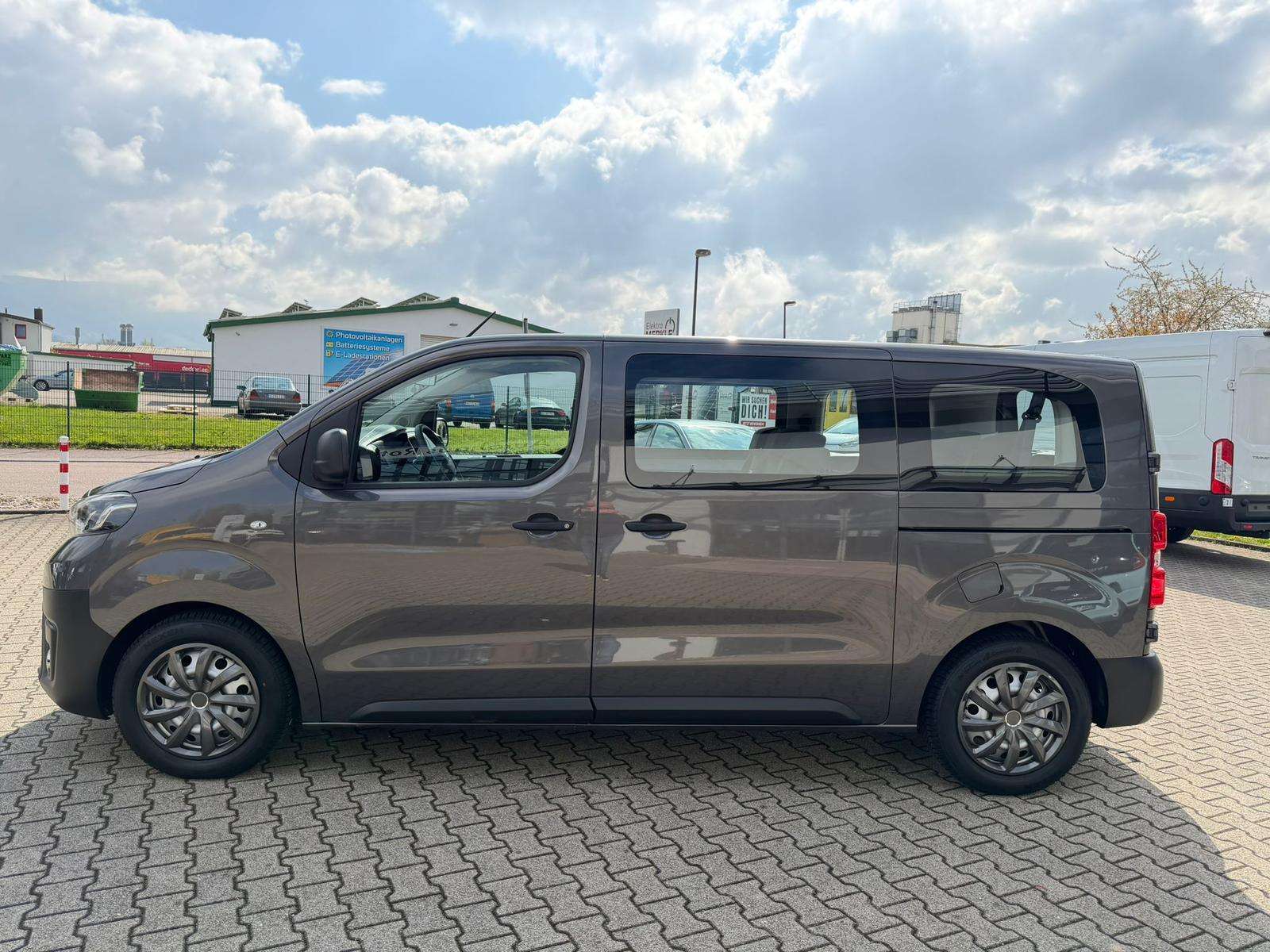 Fahrzeugbild eines Toyota Proace