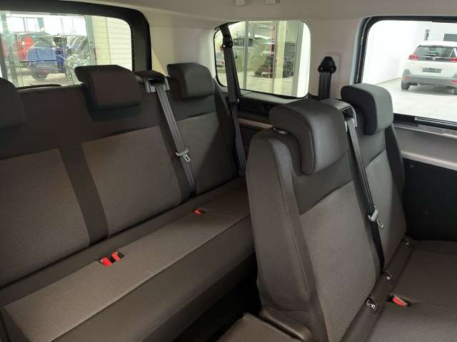 Fahrzeugbild eines Opel Vivaro
